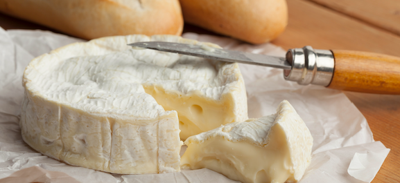 Camembert flambé au cognac au brasero plancha Brazir