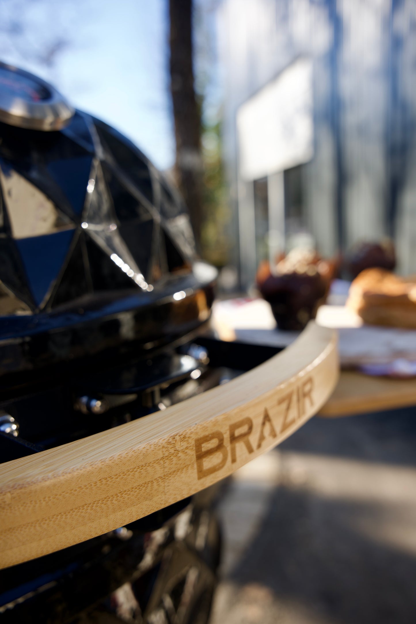 Kamado BRAZIR SHOGUN 23" orange sur roulettes